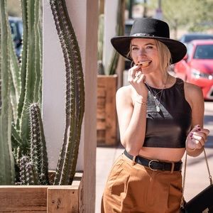 Meet your Posher, Alicia